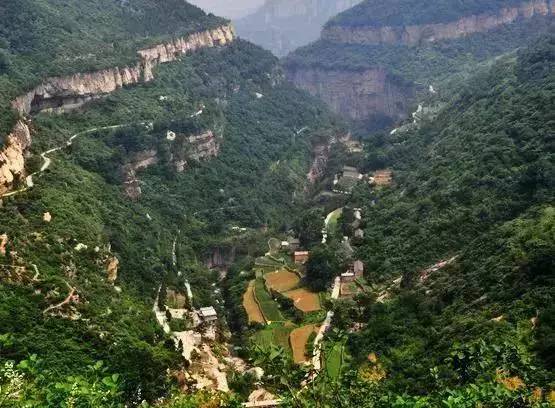 有山有水旅游景点_旅游有山的地方_旅游有名的山