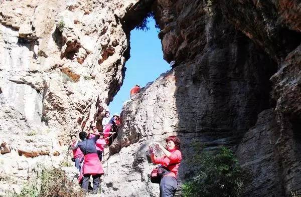 有山有水旅游景点_旅游有名的山_旅游有山的地方