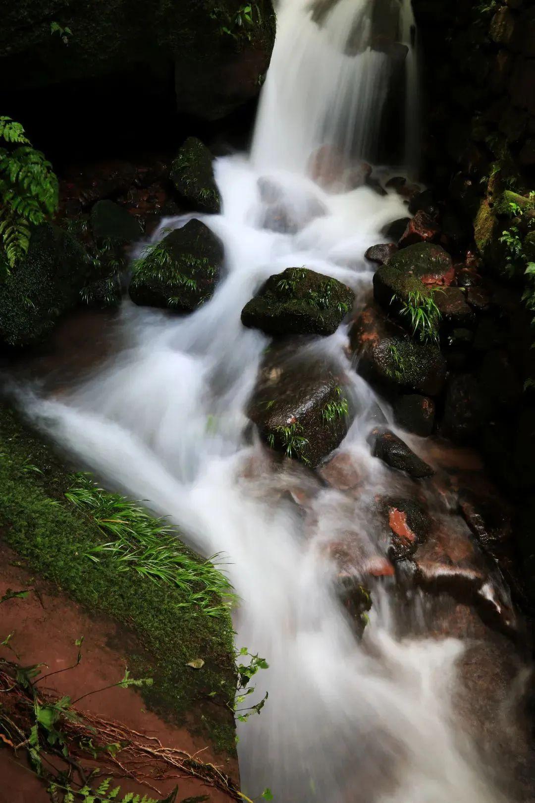 旅游有山的地方_旅游有名的山_有山有水旅游景点