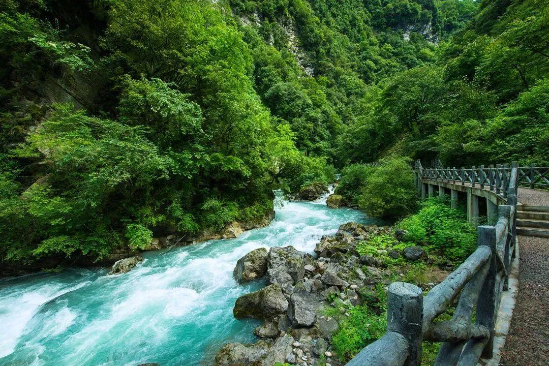 旅游有名的山_有山有水旅游景点_旅游有山的地方