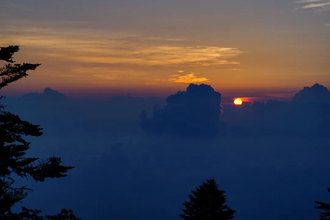 旅游有山的地方_有山有水旅游景点_旅游有名的山