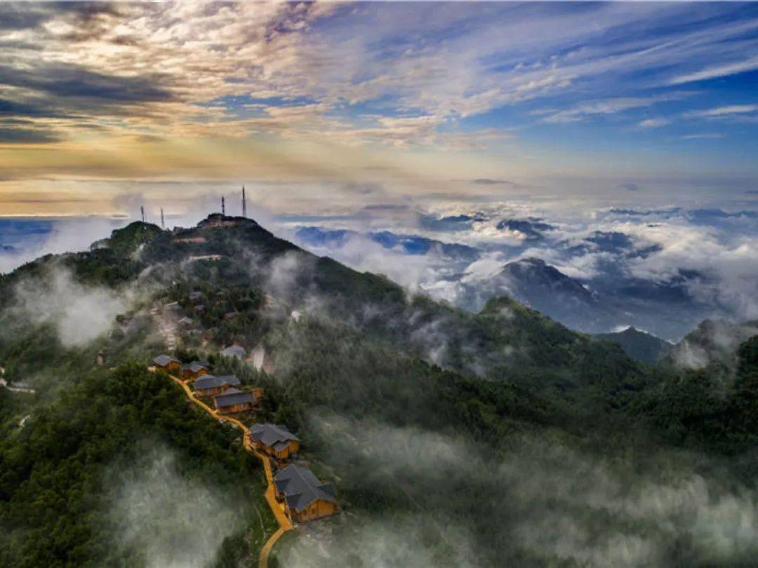 保定白石山旅游特色_保定白石特色旅游山区_保定白石特色旅游山庄有哪些