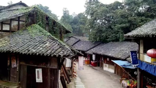 成都避暑景点_成都避暑旅游景点大全_成都出发的避暑游旅游线路