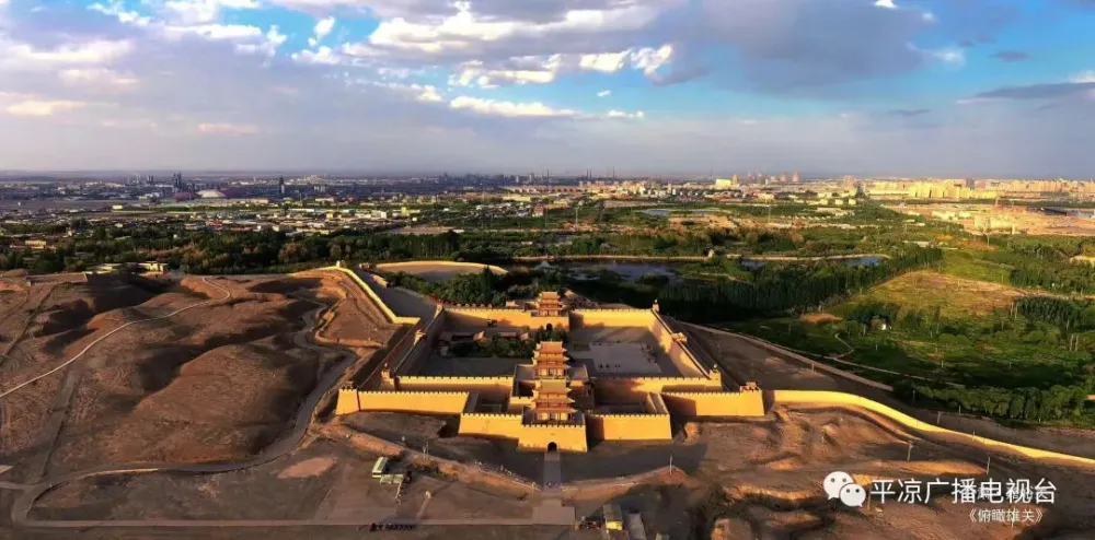 敦煌特色旅游街_敦煌特色景点_敦煌旅游胜地