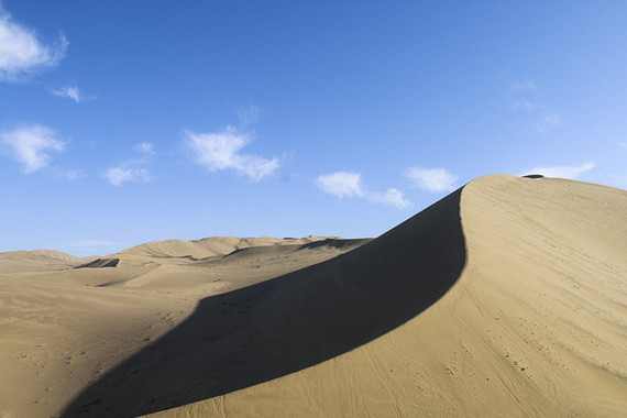 敦煌特色景点_敦煌当地人去的小吃街_敦煌特色旅游街