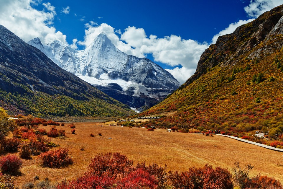 亚丁稻城旅游景点介绍_稻城亚丁个人旅游攻略_稻城亚丁景区游玩路线