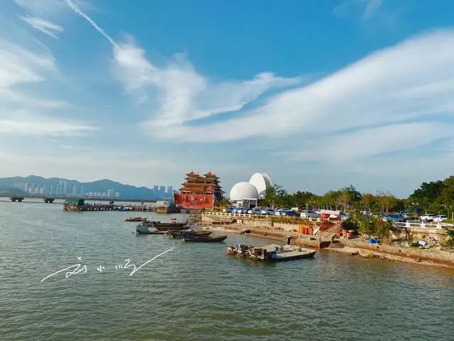 情侣旅游岛屿_海边情侣拍照如何摆pose_情侣海岛旅游拍照