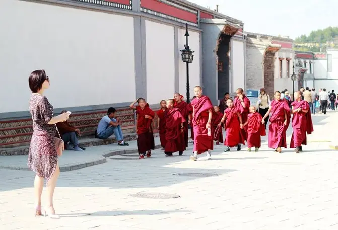 西北品质旅游自由行_西北旅游精品线路_西北旅游推荐