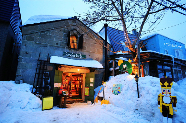 日本白川旅游季节_日本白川乡地理位置_日本白川冬季降雪量丰富的原因