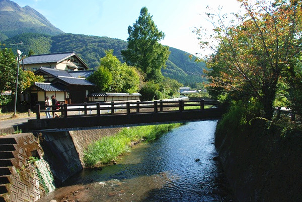 日本白川乡地理位置_日本白川旅游季节_日本白川冬季降雪量丰富的原因