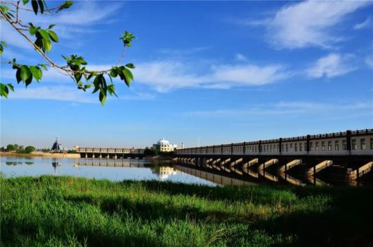 沙漠旅游项目_草原沙漠旅游线路_沙漠旅游景点