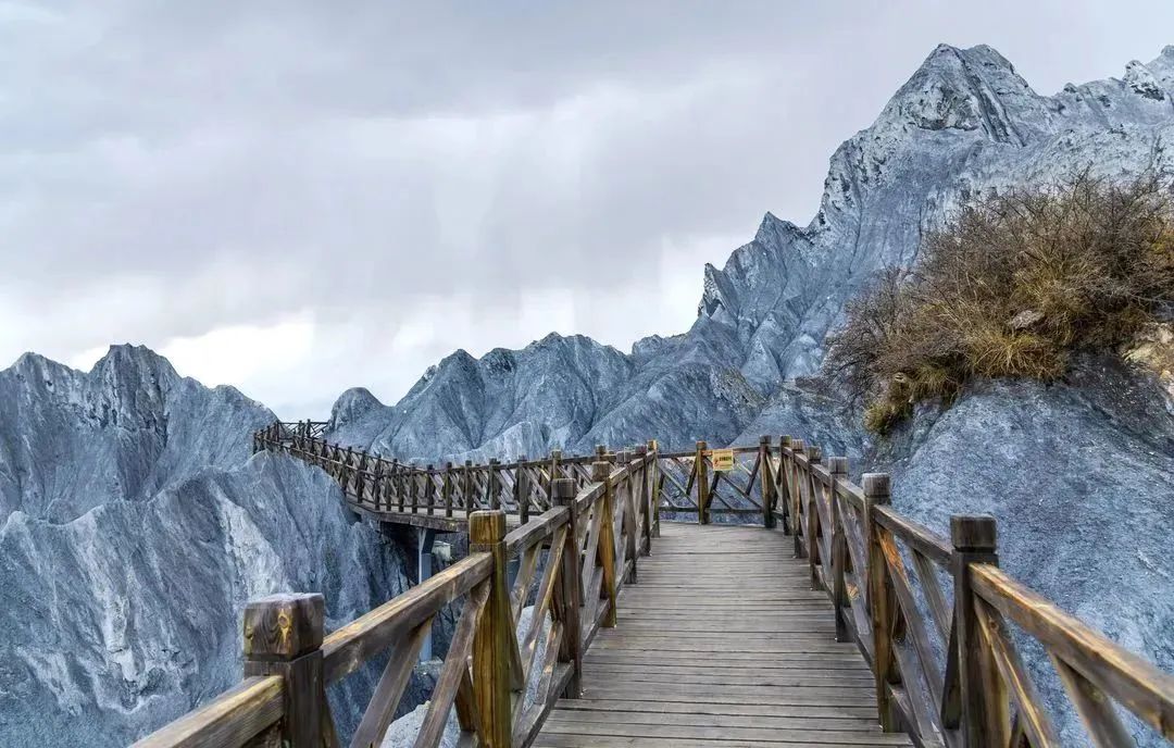 自由行稻城亚丁旅游_亚丁稻城旅游自驾攻略_亚丁稻城一日游