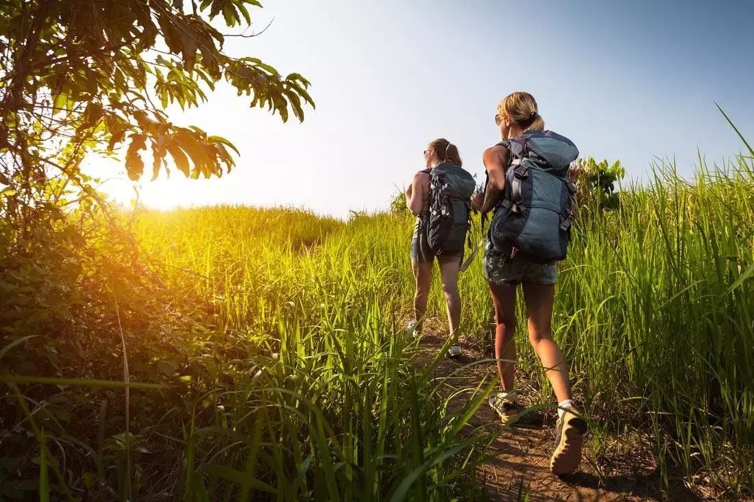 女性一个人旅游安全吗好吗_一个女人旅游安全否_女人旅游