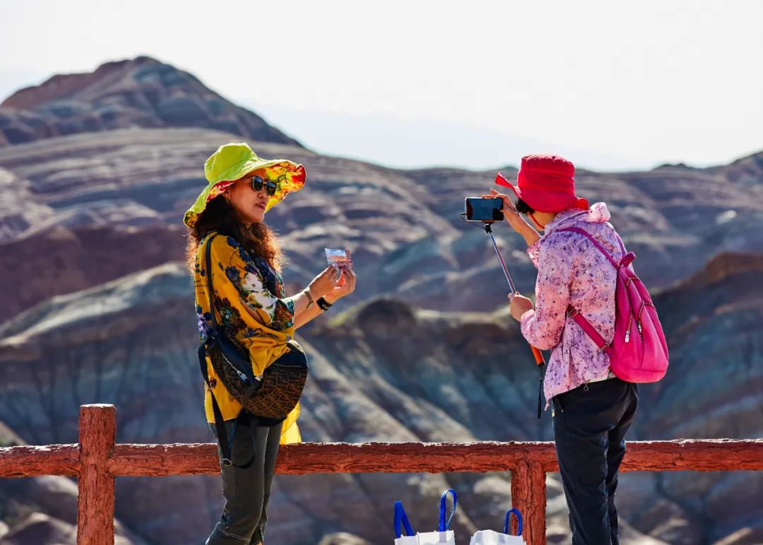 女性一个人旅游安全吗好吗_一个女人旅游安全否_女人旅游