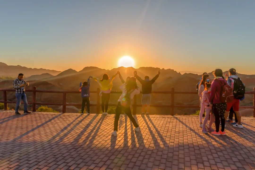 女性一个人旅游安全吗好吗_一个女人旅游安全否_女人旅游