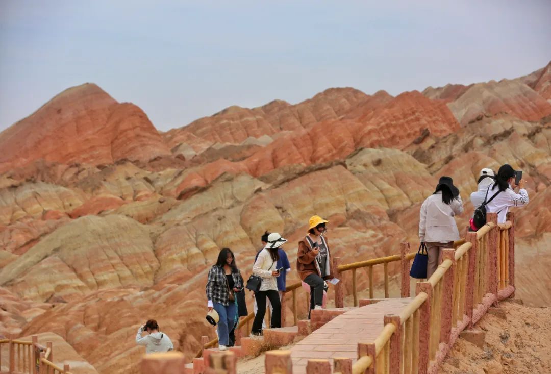 女性一个人旅游安全吗好吗_一个女人旅游安全否_女人旅游