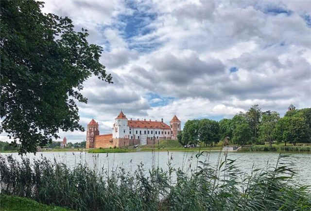 汤加旅游拍照情侣_情侣拍照景点_情侣去旅游照配什么文字