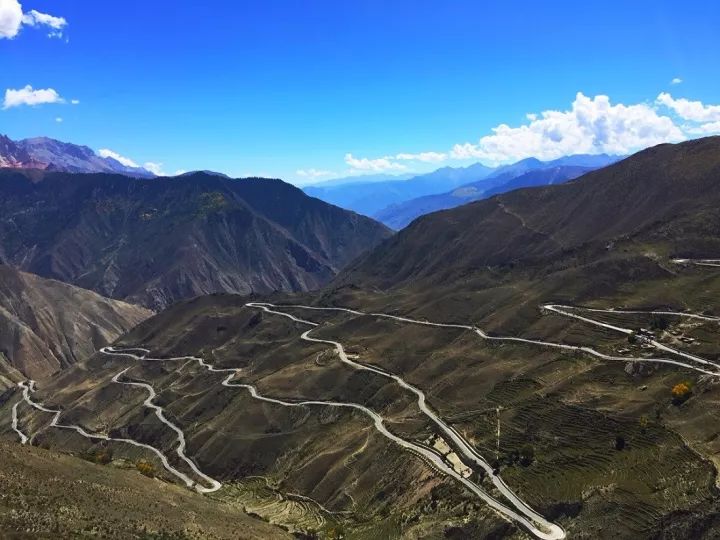 拉萨亮点特色旅游景点_拉萨的特色旅游项目_拉萨旅游特色及亮点