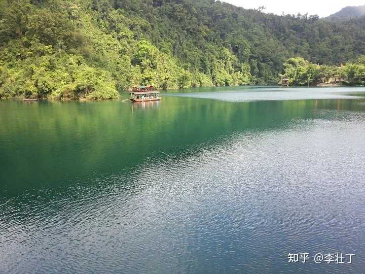 秋天美景旅游胜地_秋天旅游攻略景点必去_秋天的旅游景点