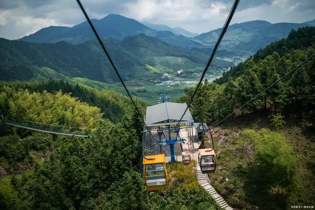 秋天旅游攻略景点必去_秋天的旅游景点_秋天景点旅游景点大全