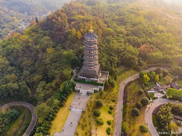 秋天景点旅游景点大全_秋天旅游攻略景点必去_秋天的旅游景点