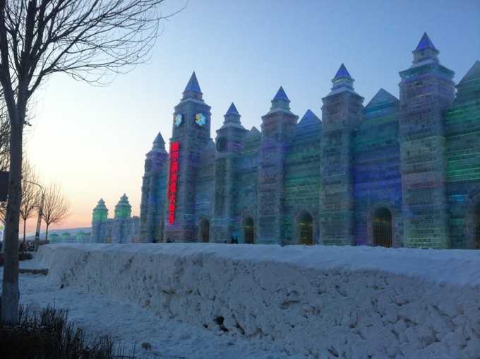 哈尔滨滑雪景区_哈尔滨滑雪旅游线路_哈尔滨滑雪旅游攻略