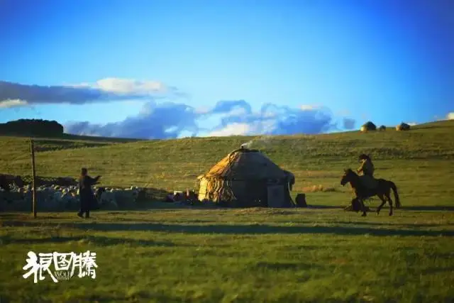 夏季服装集体旅游图片_夏季集体旅游服装_夏季旅游服饰搭配