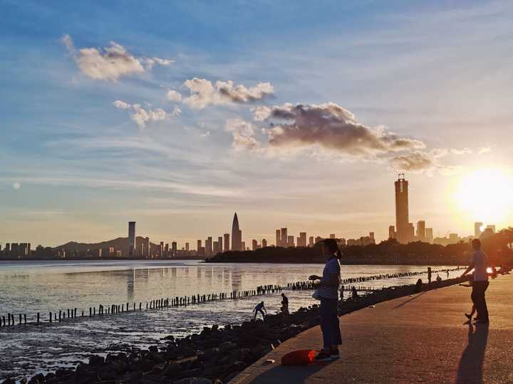 广东旅游攻略哪个app好_找一个人去广东旅游好吗_广东一个人去哪旅游好