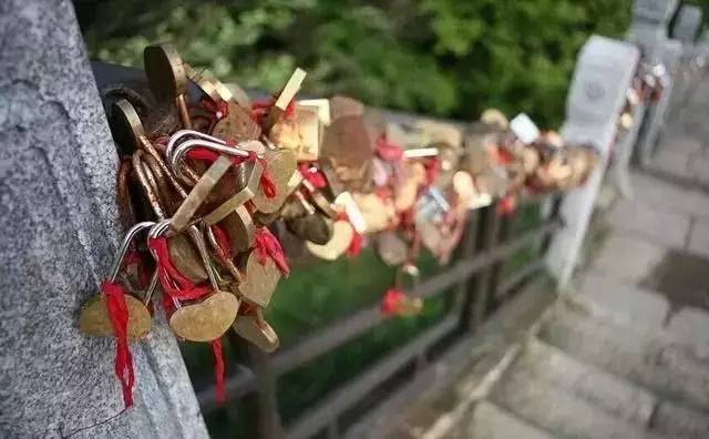 情侣旅游十大圣地_情侣到处旅游_情侣旅游文案短句干净