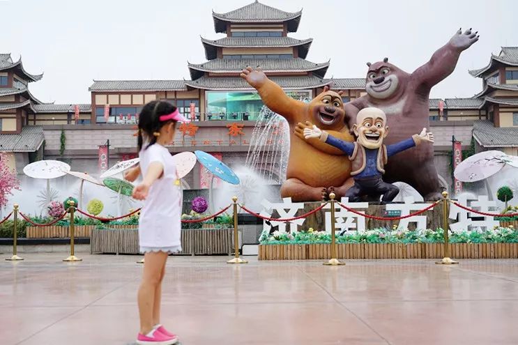 济南季节旅游适合去哪里玩_济南适合哪个季节去旅游_济南季节旅游适合去的地方