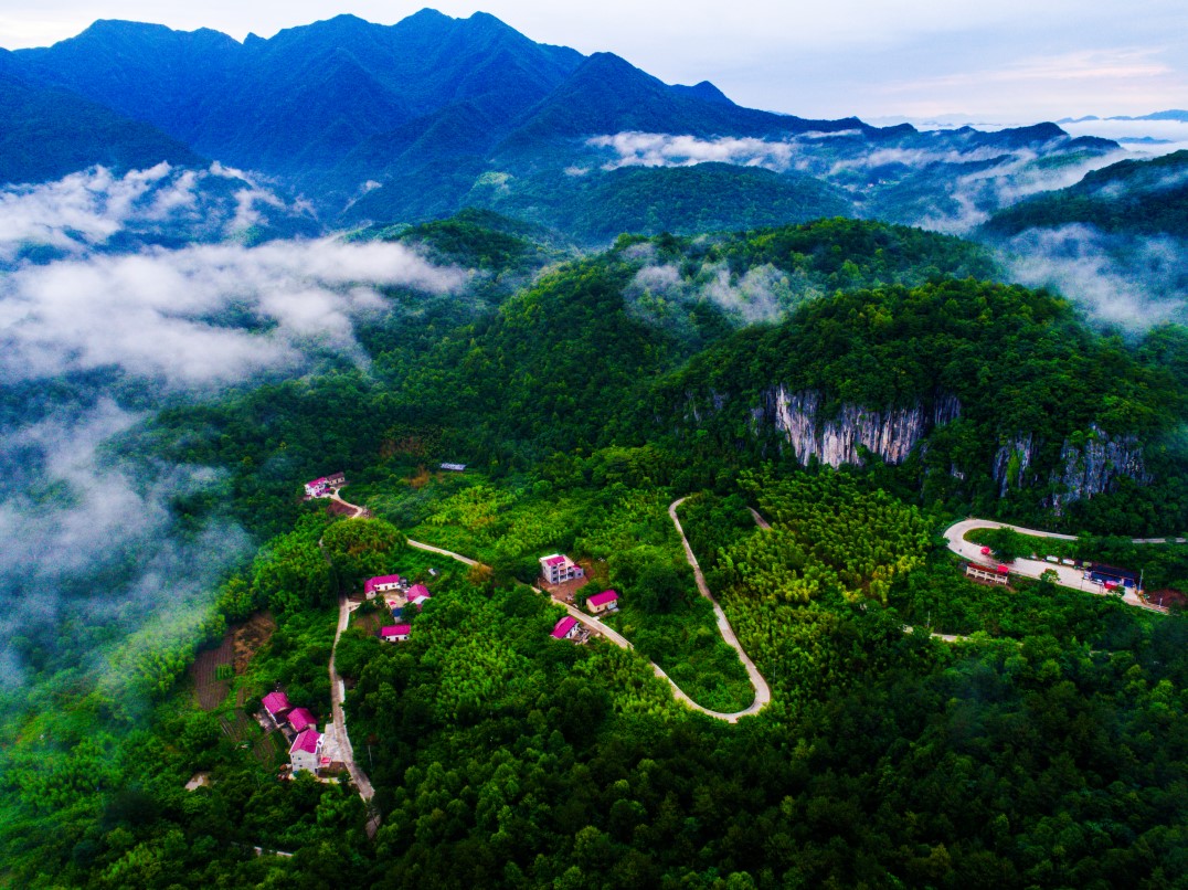 适合情侣去的旅游胜地一天_情侣旅游适合几天_情侣旅游适合天堂的句子
