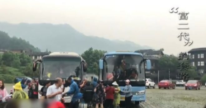 旅游团购物买玉骗局_低价旅游团骗局视频_旅游团套路买玉