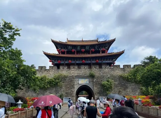 旅游团购物买玉骗局_旅游团套路买玉_旅游团坑人套路