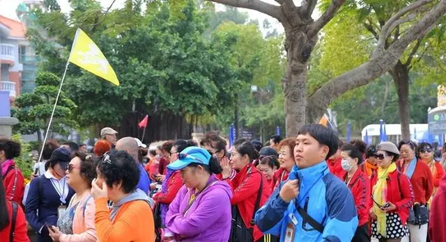 旅游团购物买玉骗局_旅游团套路买玉_旅游团坑人套路