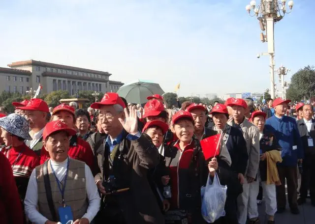 旅游团购物买玉骗局_旅游团坑人套路_旅游团套路买玉