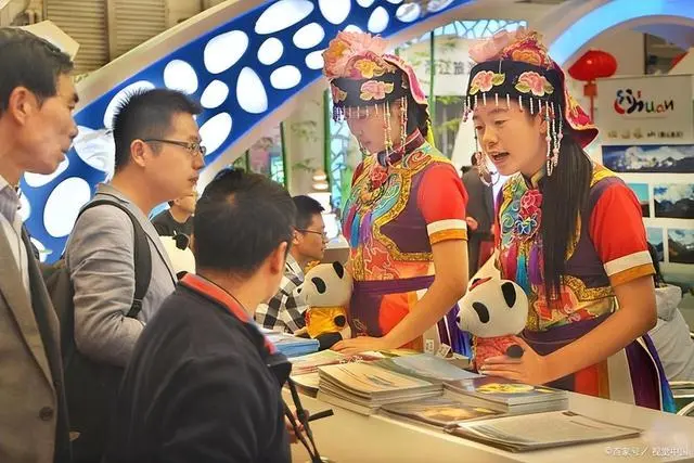 旅游团坑人套路_旅游团套路买玉_旅游团购物买玉骗局
