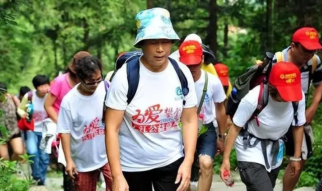 旅游团购物买玉骗局_旅游团套路买玉_旅游团坑人套路