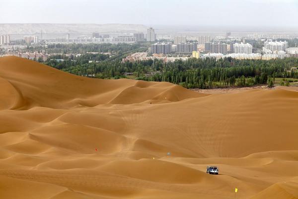 伊犁的旅游景点排名_伊犁地区旅游地方_伊犁旅游地区地方特色