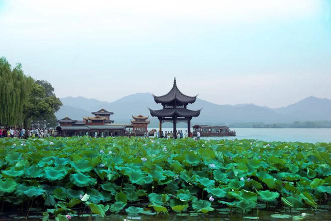 老年旅游地点_景区针对老年人的旅游指引_老年人去旅游景点推荐词