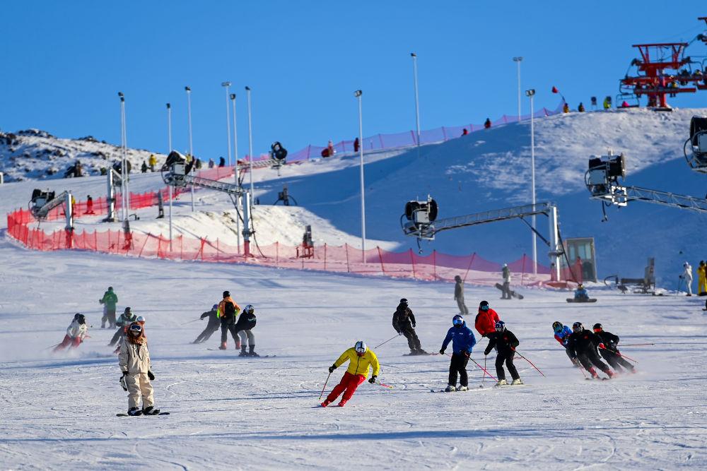 新疆冰雪旅游政策优势_新疆冰雪旅游的好时节有哪些_新疆冰雪旅游资源有哪些