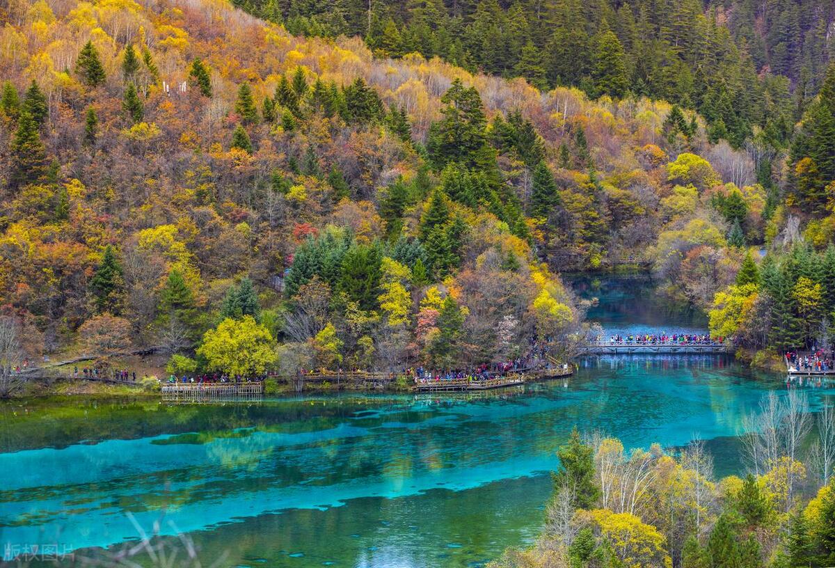 秋天季节旅游适合去哪里玩_秋天季节适合去哪里旅游_秋天季节旅游适合去哪里