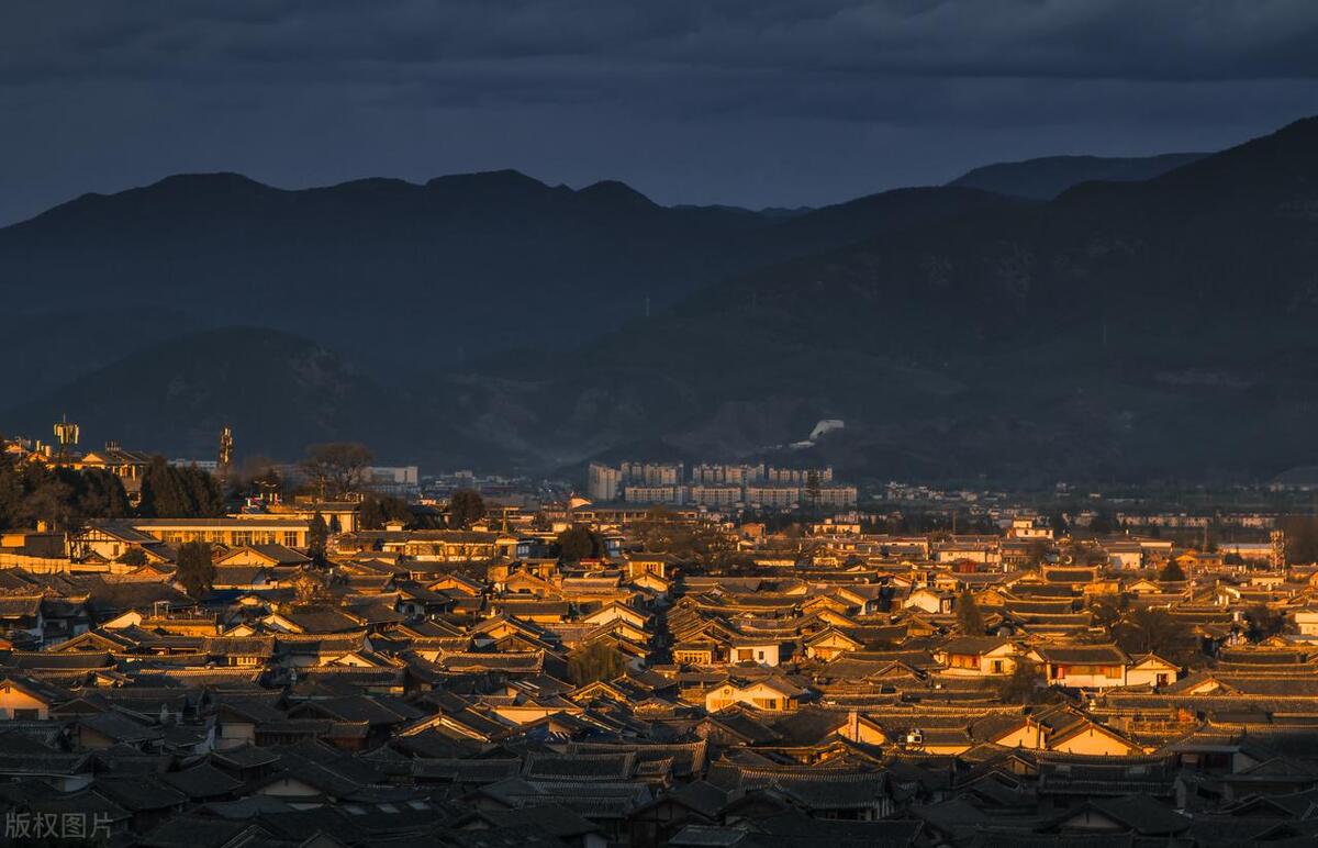 秋天季节旅游适合去哪里_秋天季节旅游适合去哪里玩_秋天季节适合去哪里旅游