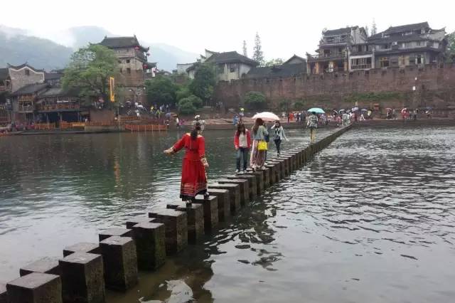 这个季节最适合旅游的城市_各个季节适合旅游的城市_这季节旅游去哪好