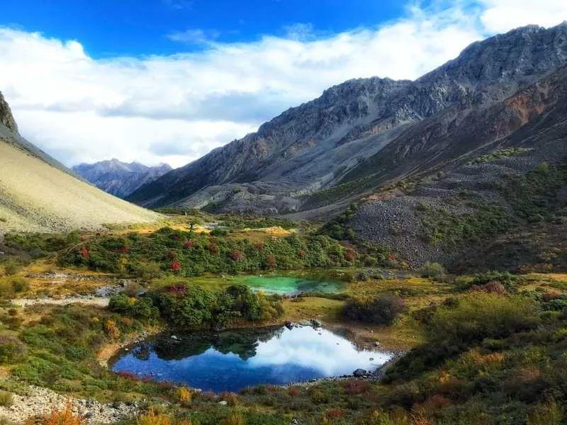 贡嘎雪山登山费用_贡嘎雪山玩几天_个人旅游怎么去贡嘎雪山