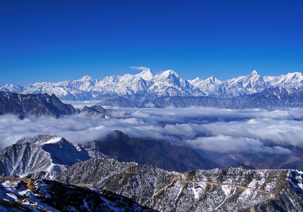 贡嘎雪山玩几天_贡嘎雪山登山费用_个人旅游怎么去贡嘎雪山