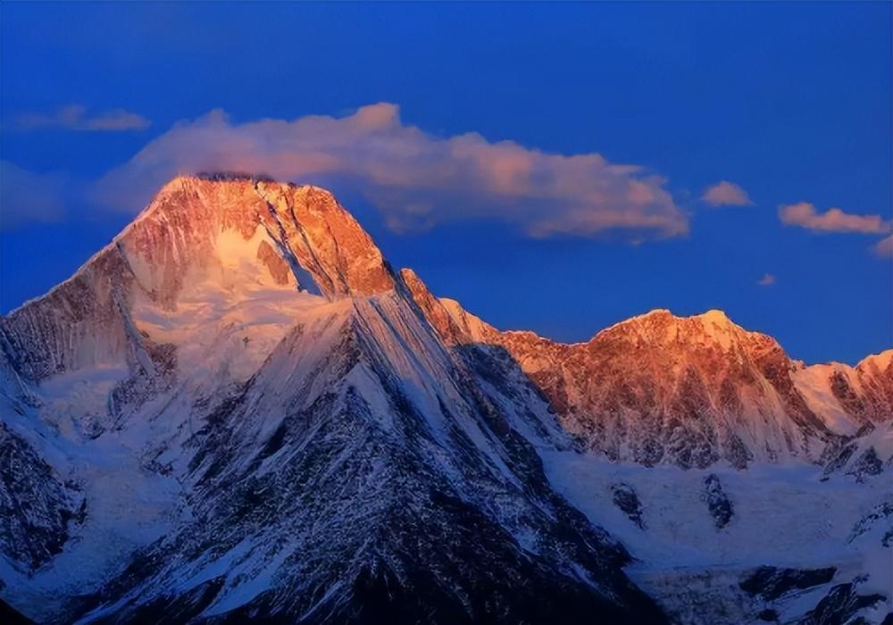 贡嘎雪山登山费用_个人旅游怎么去贡嘎雪山_贡嘎雪山玩几天