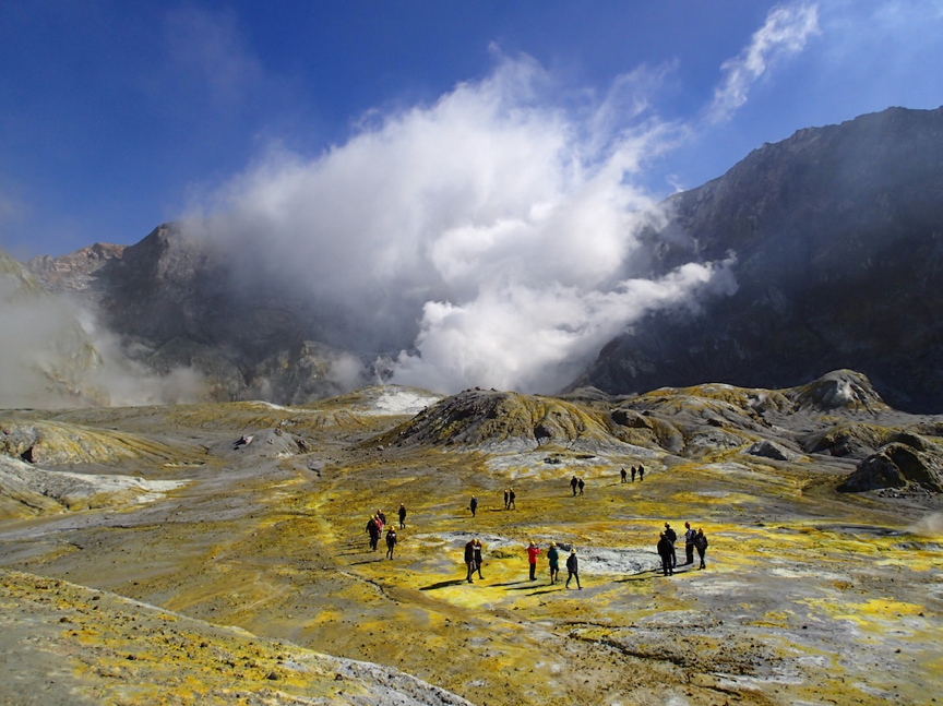 旅行背后的故事_旅游背景照_旅游背后多了个人