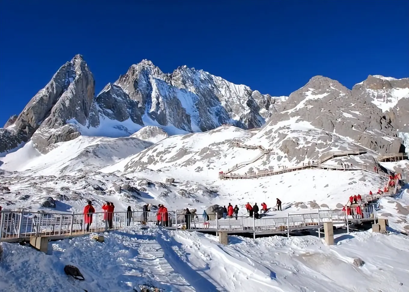 昆明旅游个人免费景点_昆明个人旅游_昆明旅游个人收入排名