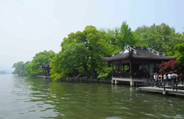 最适合去西湖的季节_西湖季节旅游好玩吗_西湖旅游什么季节最好