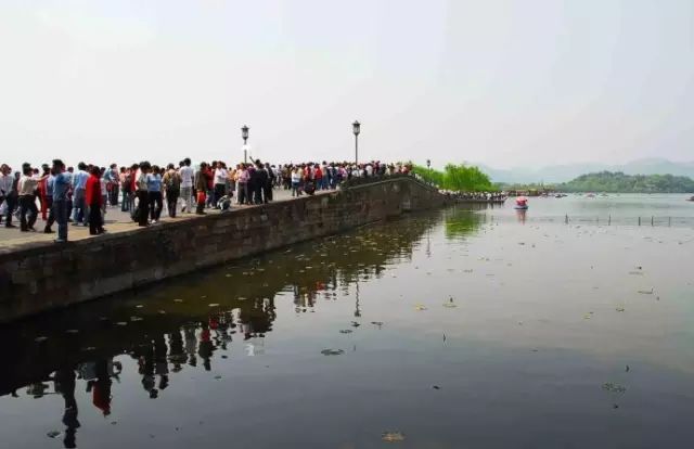 西湖旅游什么季节最好_最适合去西湖的季节_西湖季节旅游好玩吗